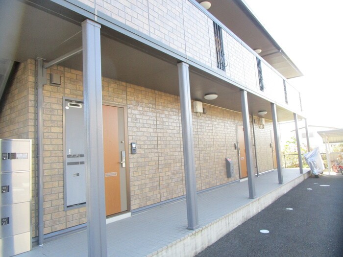 ロ－ズガ－デンＤ棟の物件外観写真