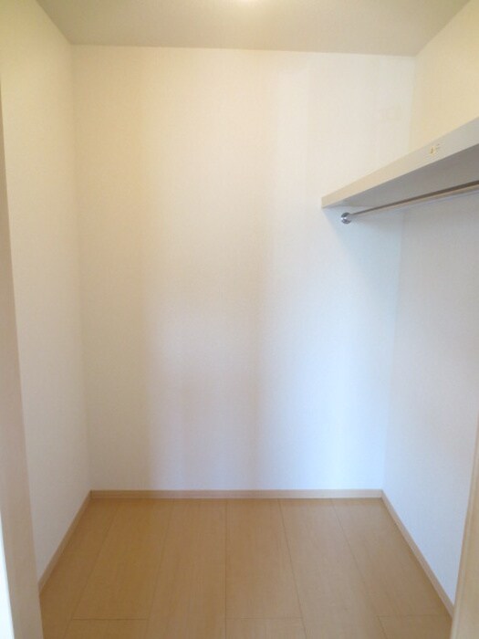 ロ－ズガ－デンＤ棟の物件内観写真