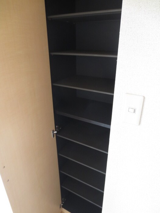 ロ－ズガ－デンＤ棟の物件内観写真