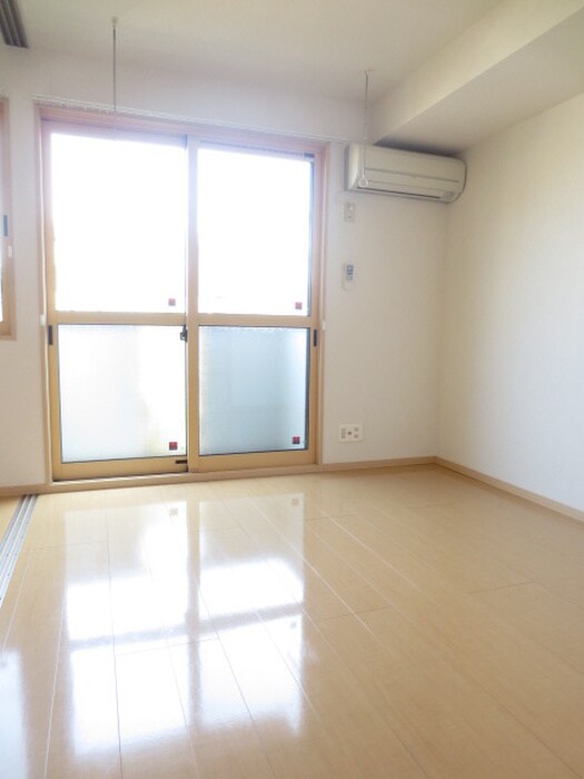 ロ－ズガ－デンＤ棟の物件内観写真