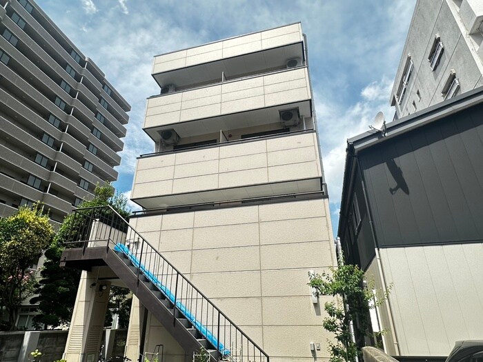 ファミールかんのの物件外観写真