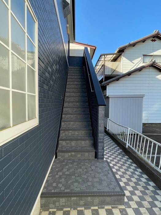 ホワイトキャッスル遠見塚８番館の物件外観写真