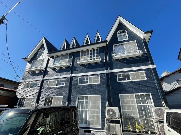 ホワイトキャッスル遠見塚８番館の物件外観写真