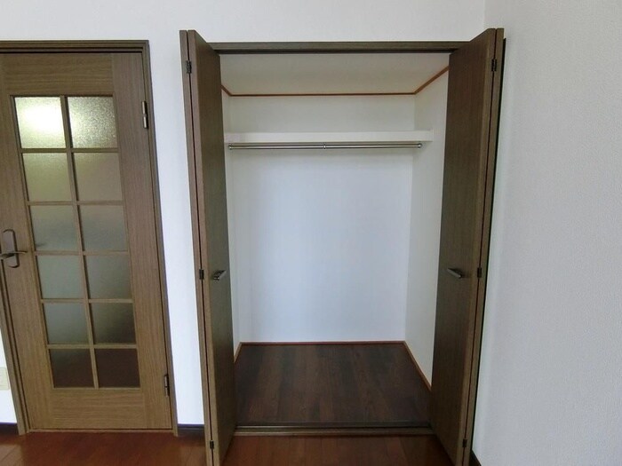 ホワイトキャッスル遠見塚８番館の物件内観写真