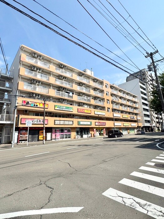 ア－バンコ－トの物件外観写真