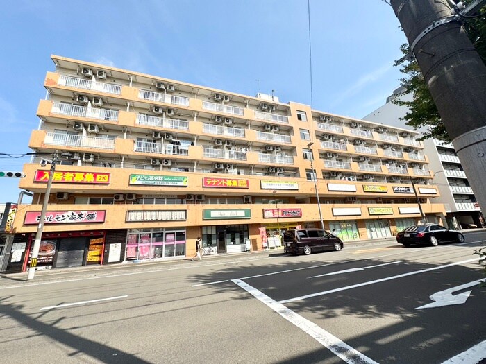 ア－バンコ－トの物件外観写真