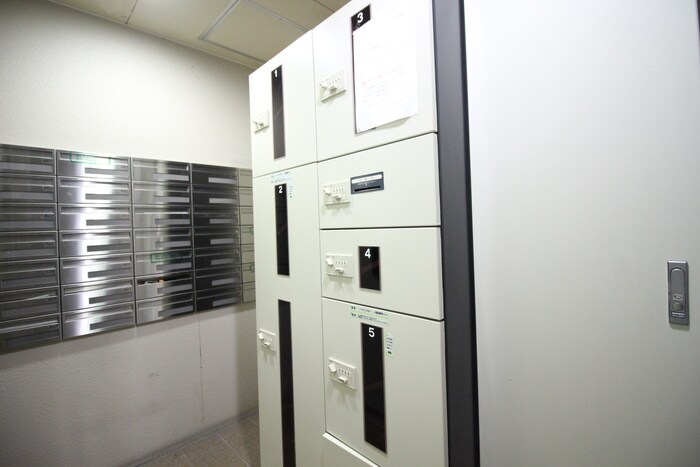 ＵＳビルの物件外観写真