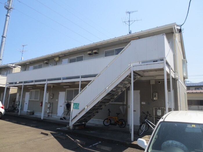 ネオファミーユ大和　Ｂの物件外観写真