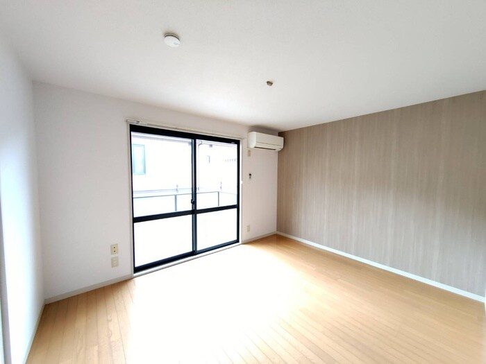 ラフィーネ栗生の物件内観写真