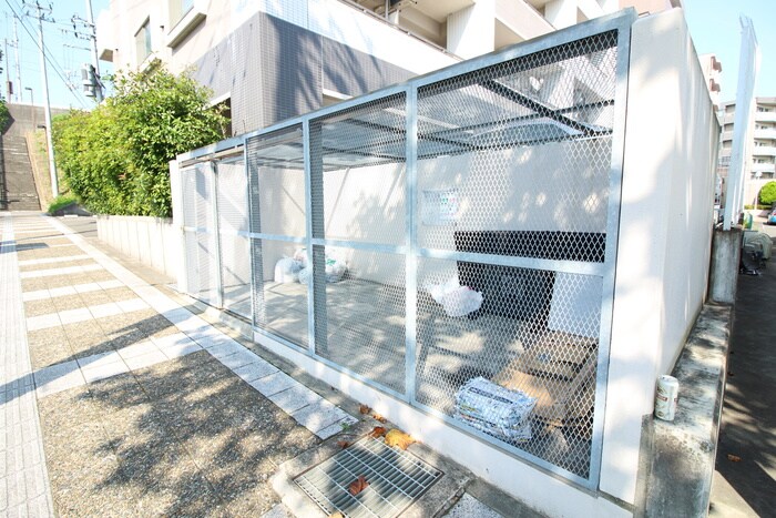 スクエア泉中央の物件外観写真