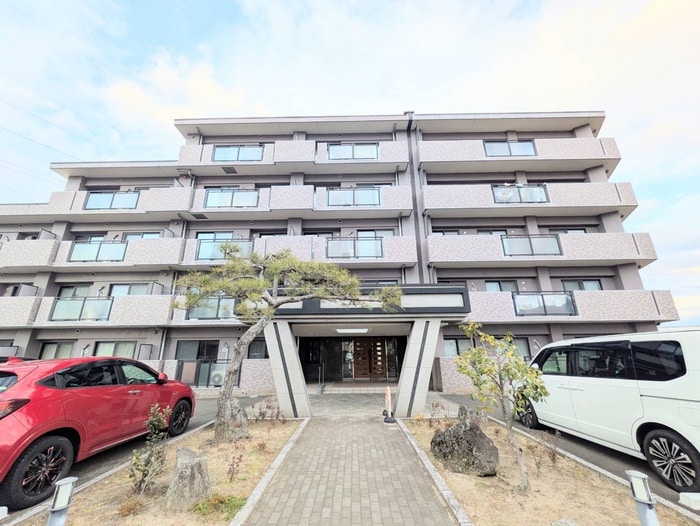 東仙台五番館の物件外観写真