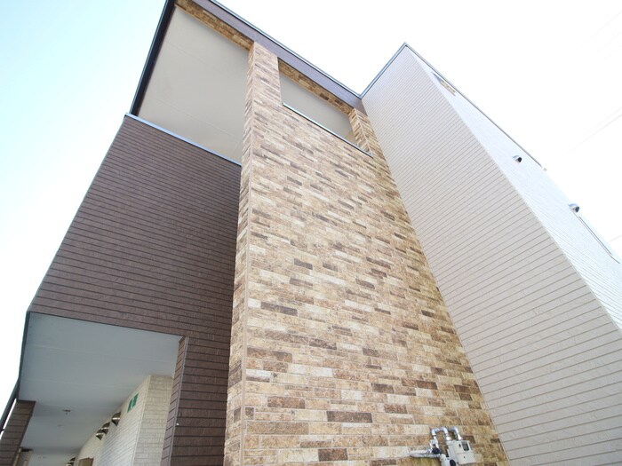 ポルコロッソ　の物件外観写真