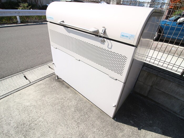 ポルコロッソ　の物件外観写真