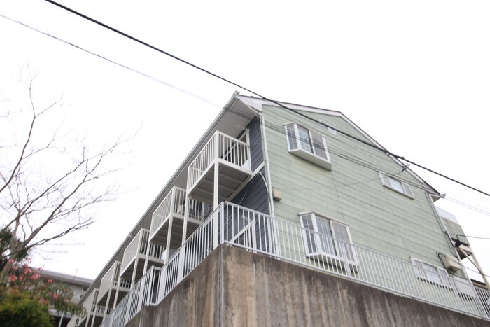 カレンハウスの物件外観写真