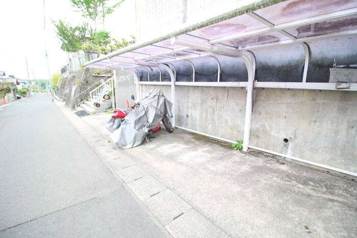 カレンハウスの物件外観写真