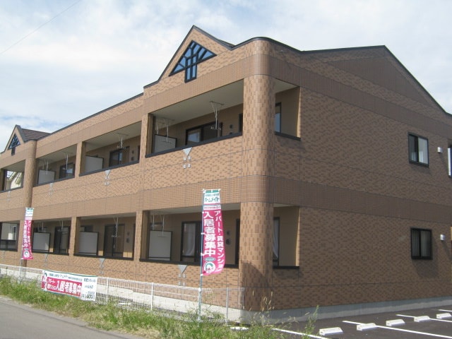 グランディ－ル泰英２号館の物件外観写真