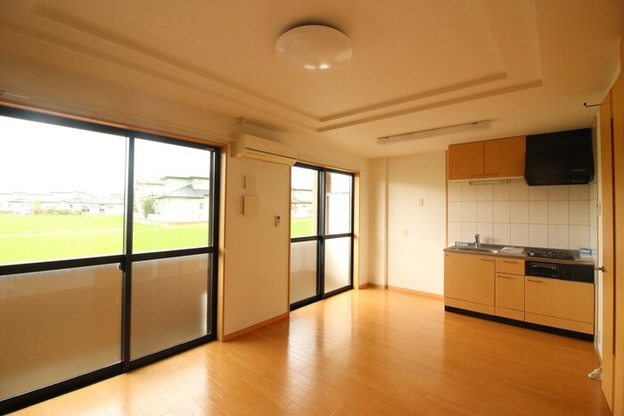 グランディ－ル泰英２号館の物件内観写真