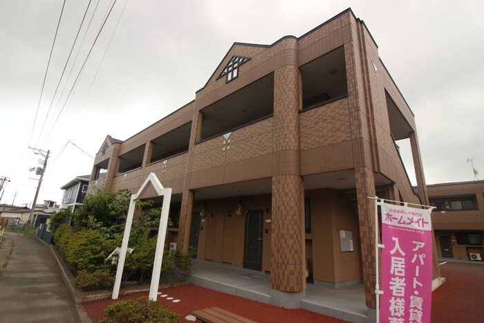 グランディ－ル泰英１号館の物件外観写真