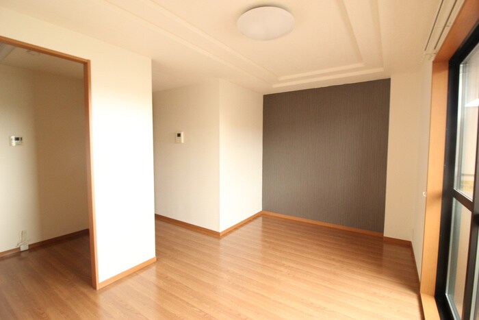 グランディ－ル泰英１号館の物件内観写真