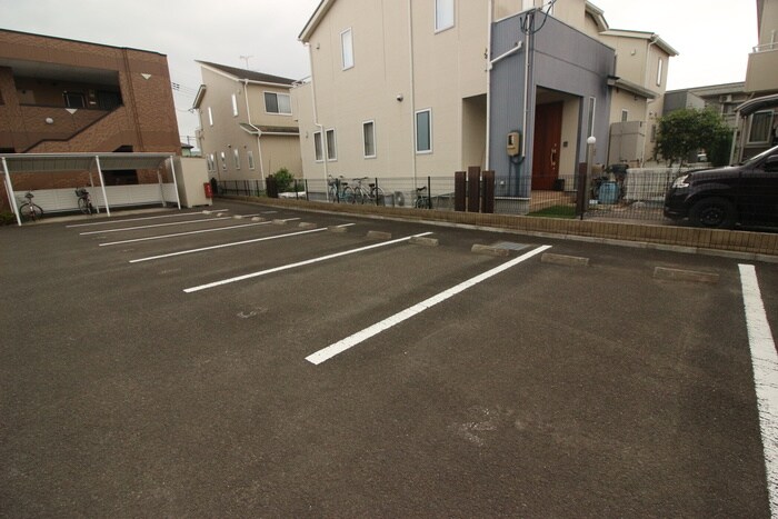 グランディ－ル泰英１号館の物件外観写真