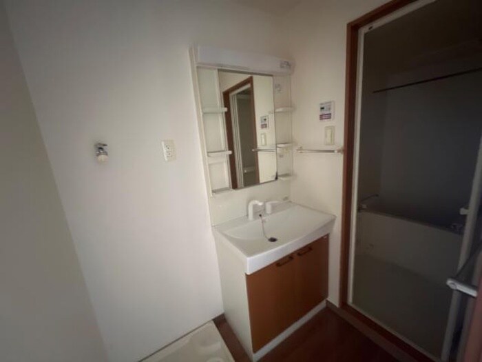 グランディ－ル泰英１号館の物件内観写真