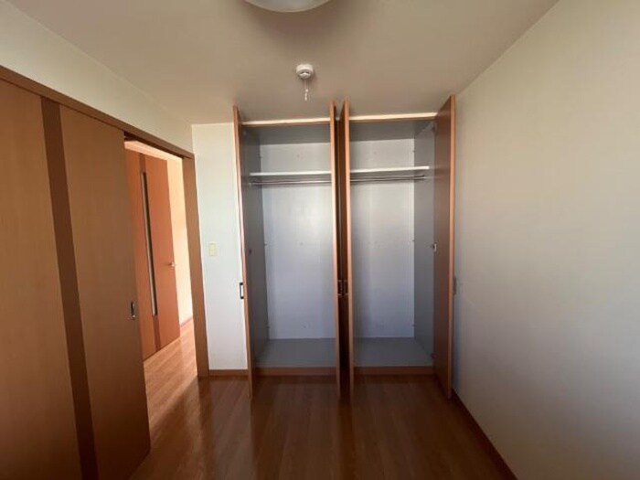 グランディ－ル泰英１号館の物件内観写真