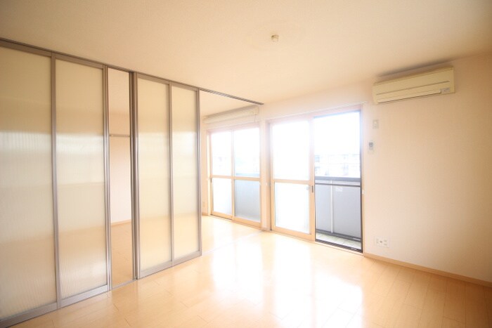 ロ－ランドホワイトＤの物件内観写真