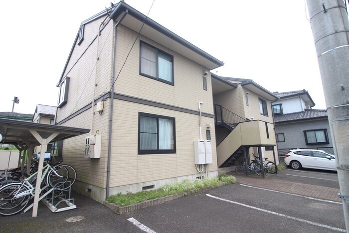 ラ・メルベイユＣ棟の物件外観写真