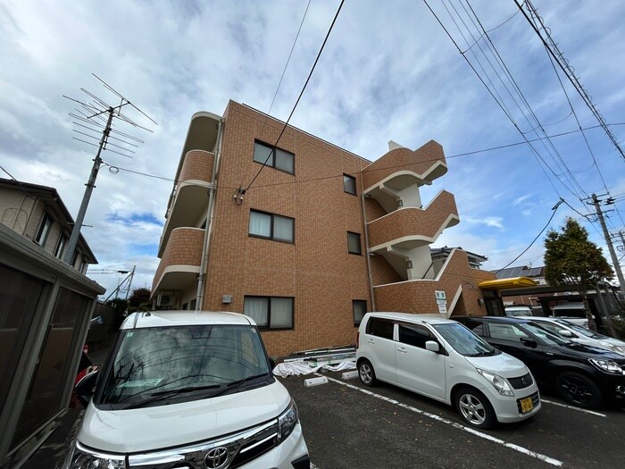 アヴニール・カルティエの物件外観写真