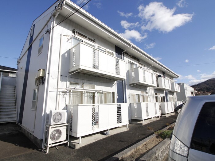 グランヒル愛子B棟の物件外観写真