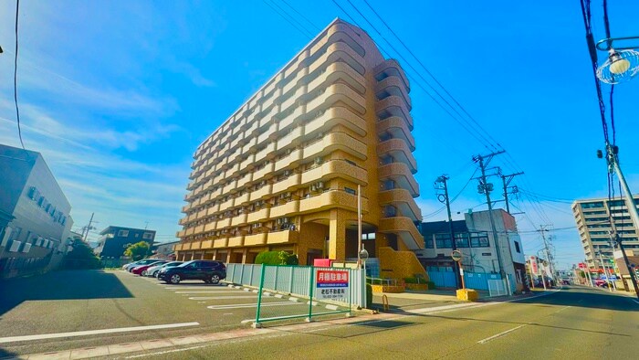 ﾀﾞｲｱﾊﾟﾚｽｸﾞﾗﾝﾃｰｼﾞ中央の物件外観写真