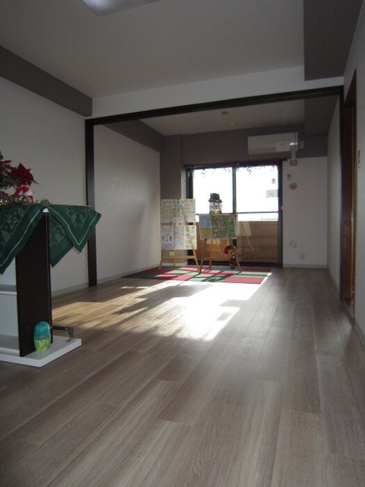 ﾀﾞｲｱﾊﾟﾚｽｸﾞﾗﾝﾃｰｼﾞ中央の物件内観写真