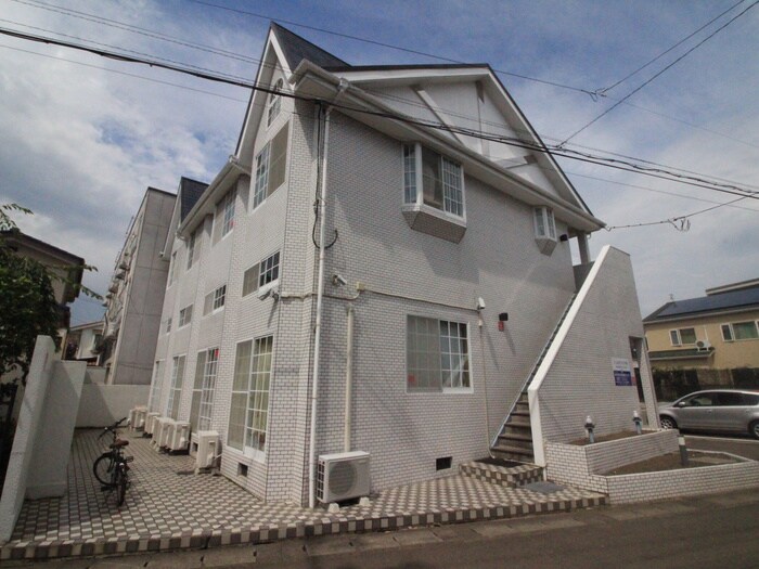 シェルテッツァMの物件外観写真