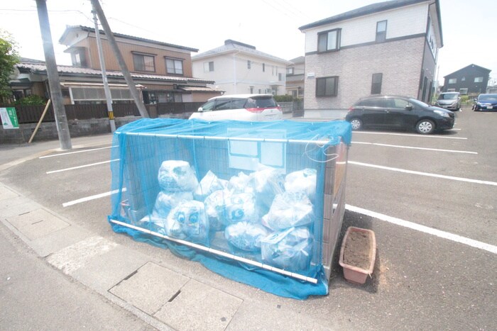 プレミ－ルⅡの物件外観写真