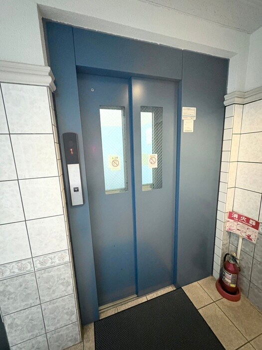 クレセール河原町の物件外観写真