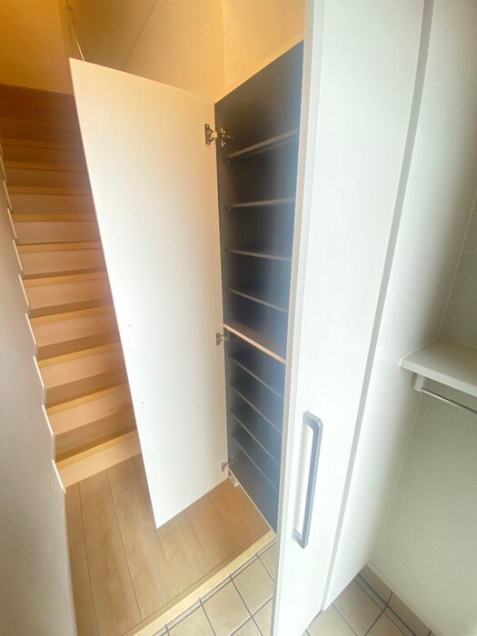 フラワーエンジェルⅠの物件内観写真