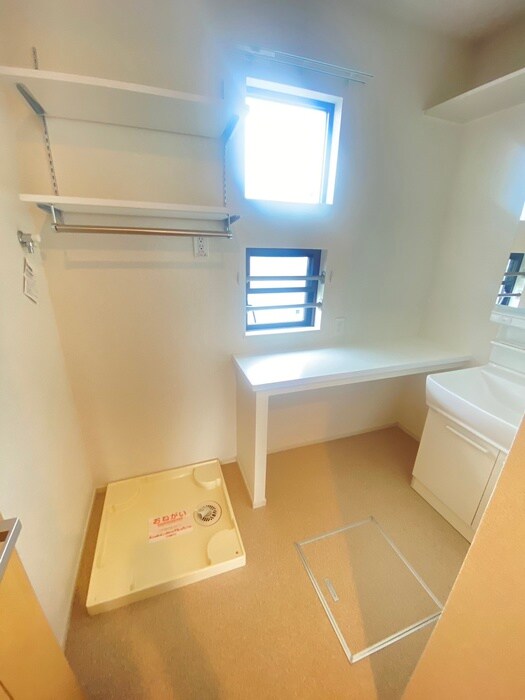 フラワーエンジェルⅠの物件内観写真