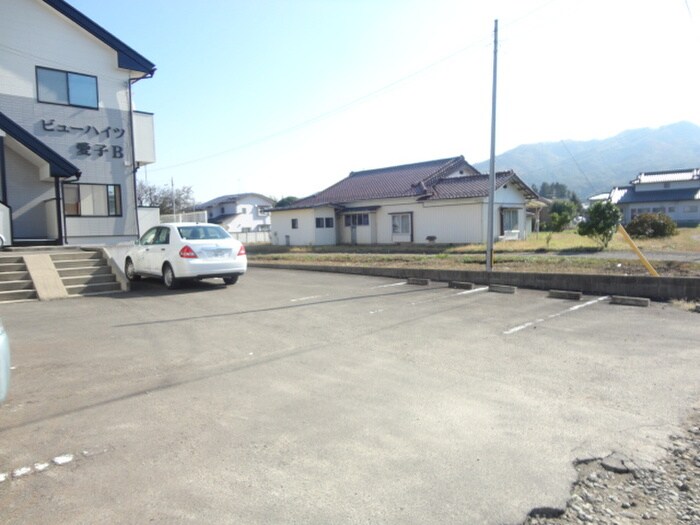 ビュ－ハイツ愛子Ｂの物件外観写真