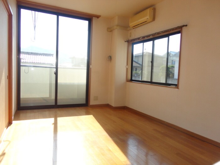 ビュ－ハイツ愛子Ｂの物件内観写真