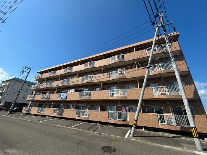 フォ－シ－ズンマンションＡの物件外観写真