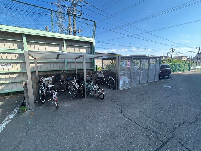 フォ－シ－ズンマンションＡの物件外観写真