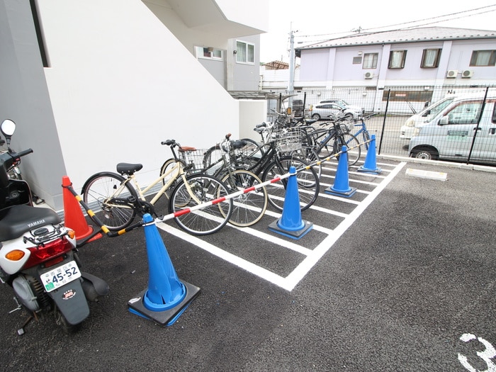 アスコット八幡の物件外観写真