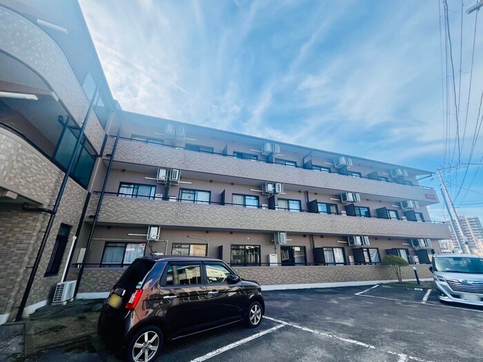 La　パラドールの物件外観写真