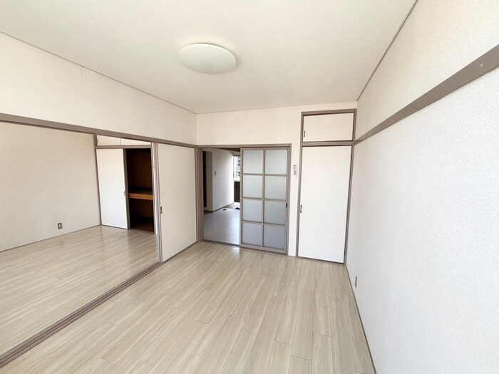 ファミールｾﾌﾞﾝBの物件内観写真