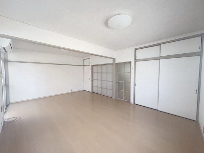 ファミールｾﾌﾞﾝBの物件内観写真