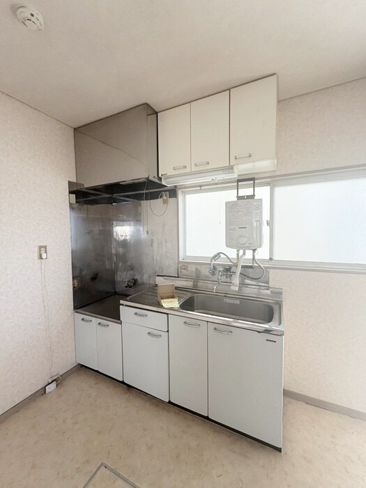 ファミールｾﾌﾞﾝBの物件内観写真