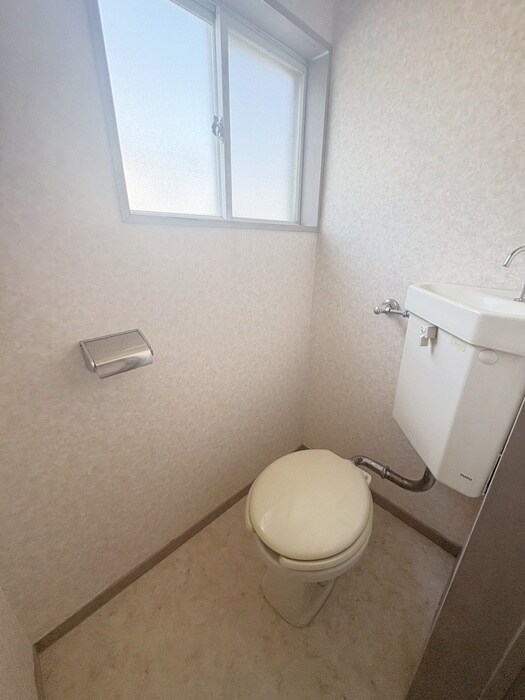 ファミールｾﾌﾞﾝBの物件内観写真