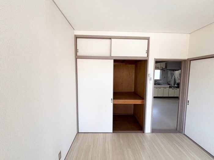 ファミールｾﾌﾞﾝBの物件内観写真