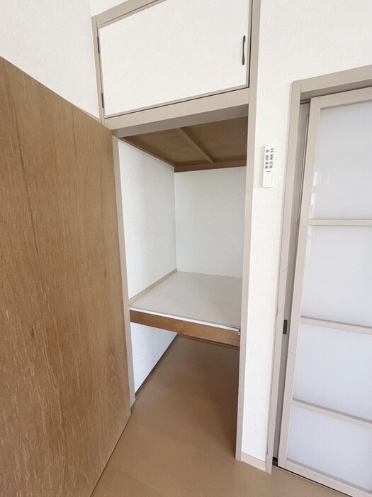 ファミールｾﾌﾞﾝBの物件内観写真