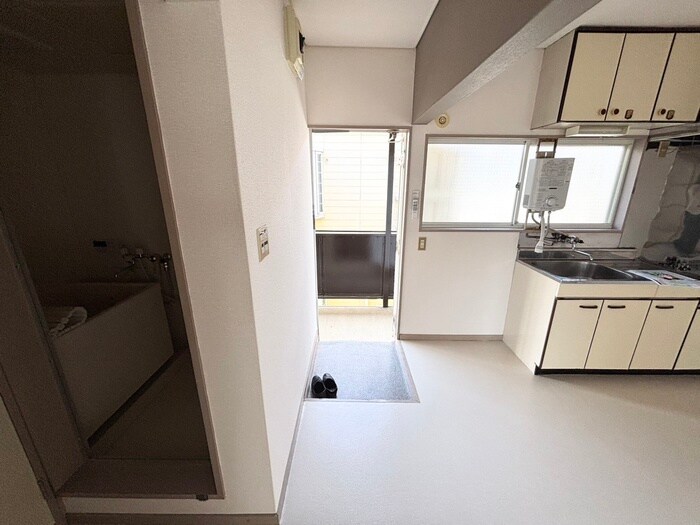 ファミールｾﾌﾞﾝBの物件内観写真